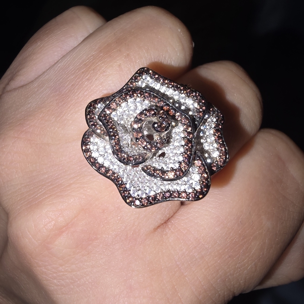 Sale Fine Jewelry Chocolate Pave Flower Ring Size: 8.5 Retail$825 - Picture 6 of 13